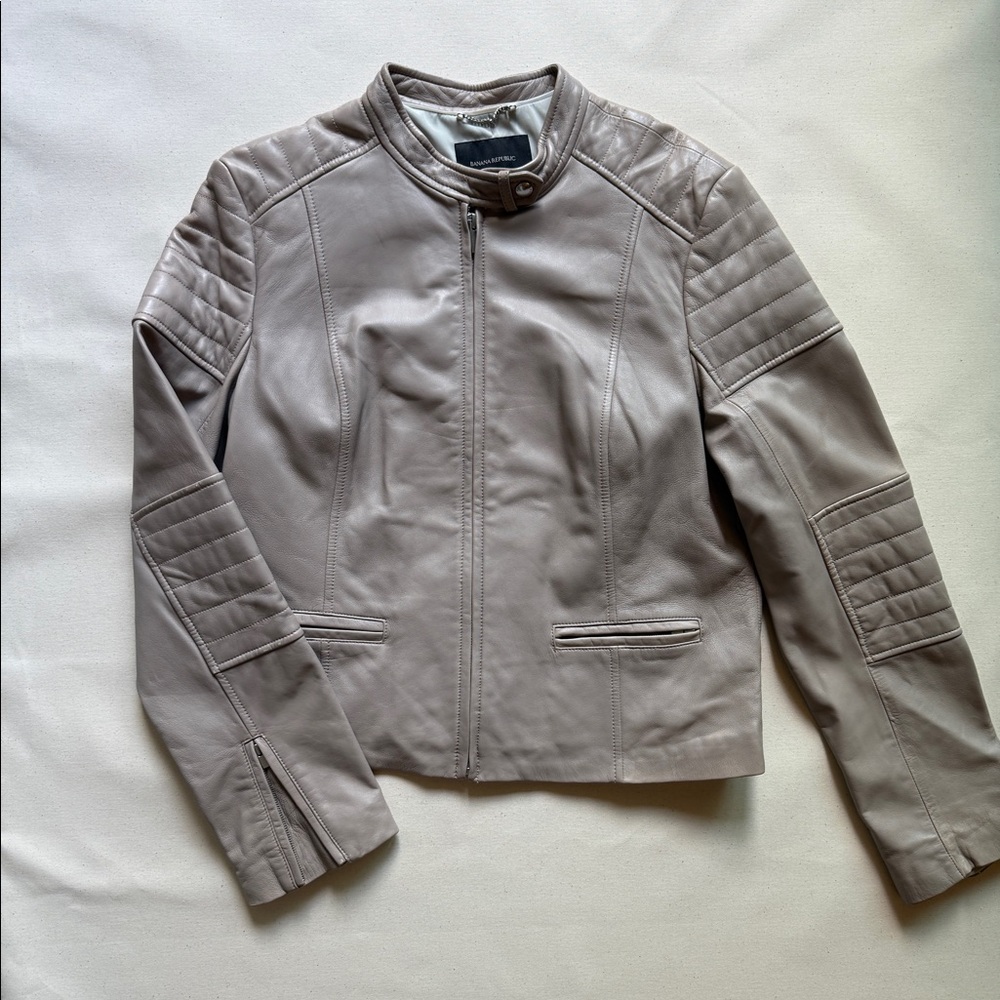 Motorcycle collarless leather jacket